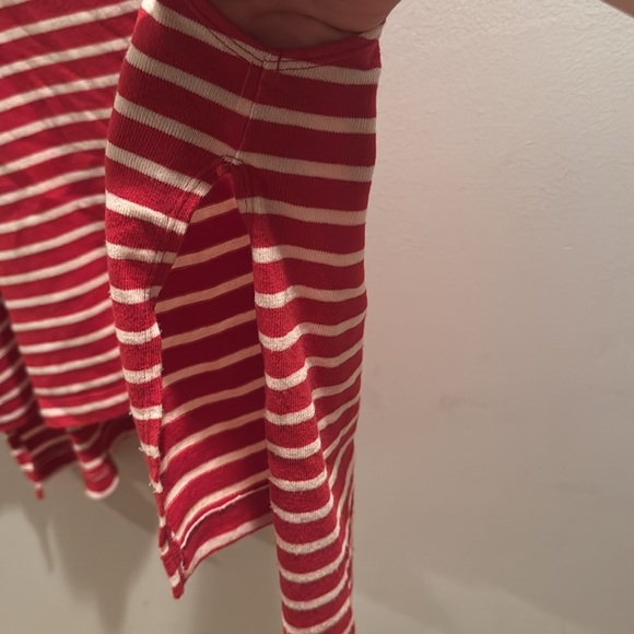 We The Free Madness Red & White Striped Muscle Tank Side Slits High Low Medium - Picture 5 of 6